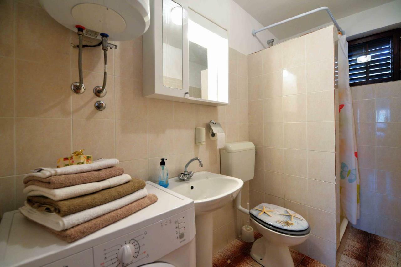 Apartment Miracle Murter Buitenkant foto