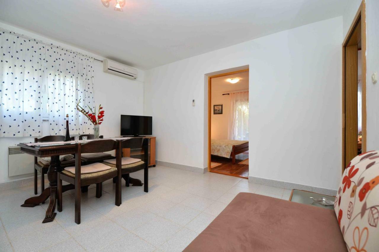 Apartment Miracle Murter Buitenkant foto