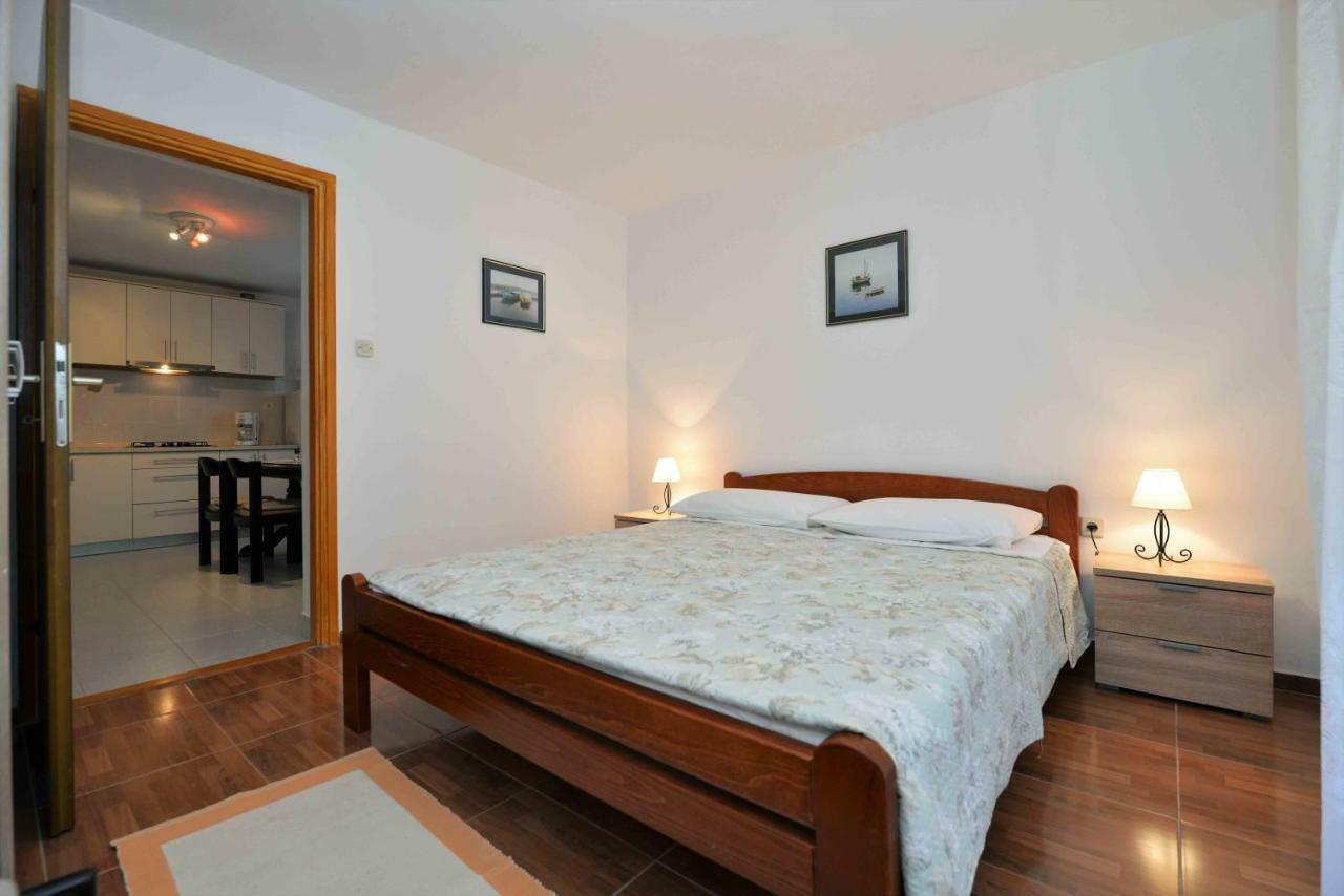 Apartment Miracle Murter Buitenkant foto